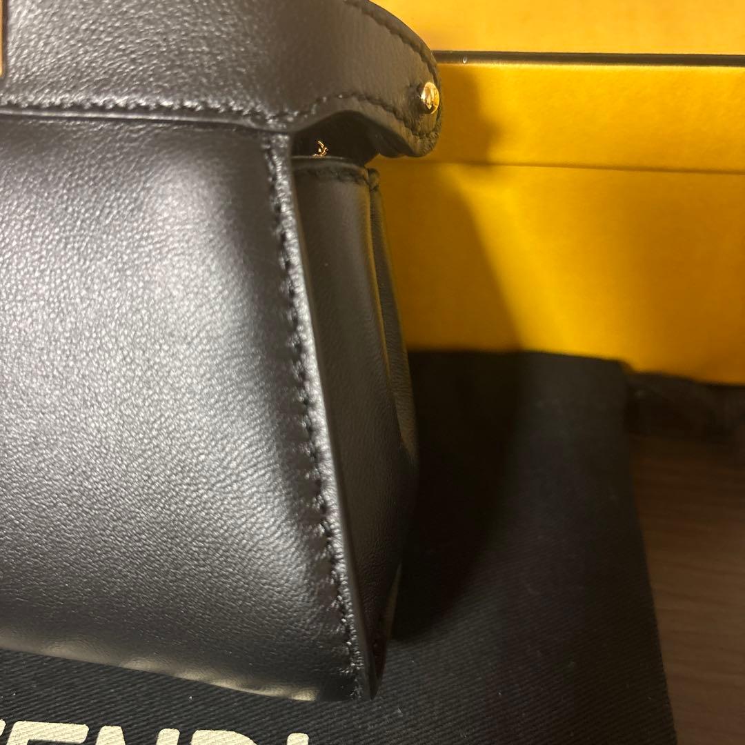 FENDIナノピーカブー