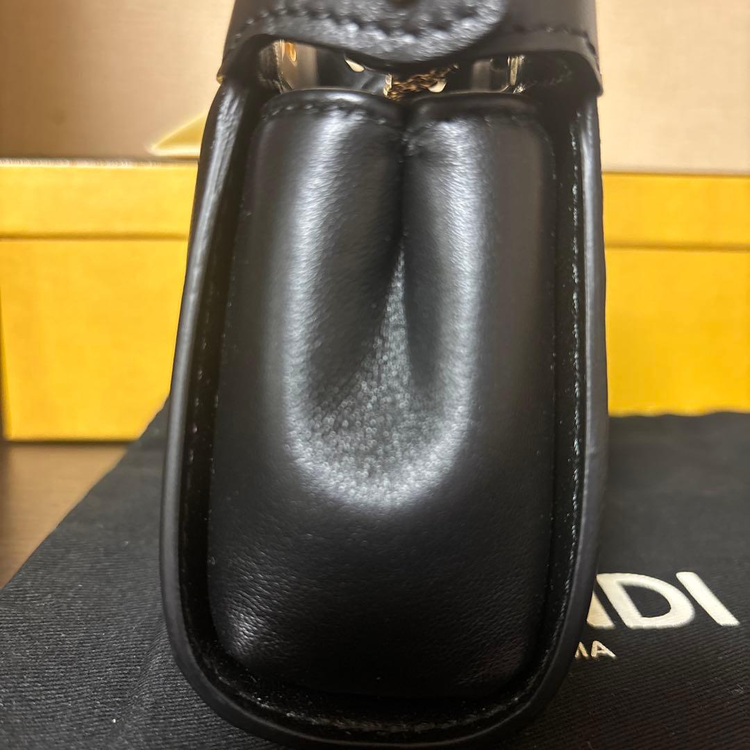 FENDIナノピーカブー