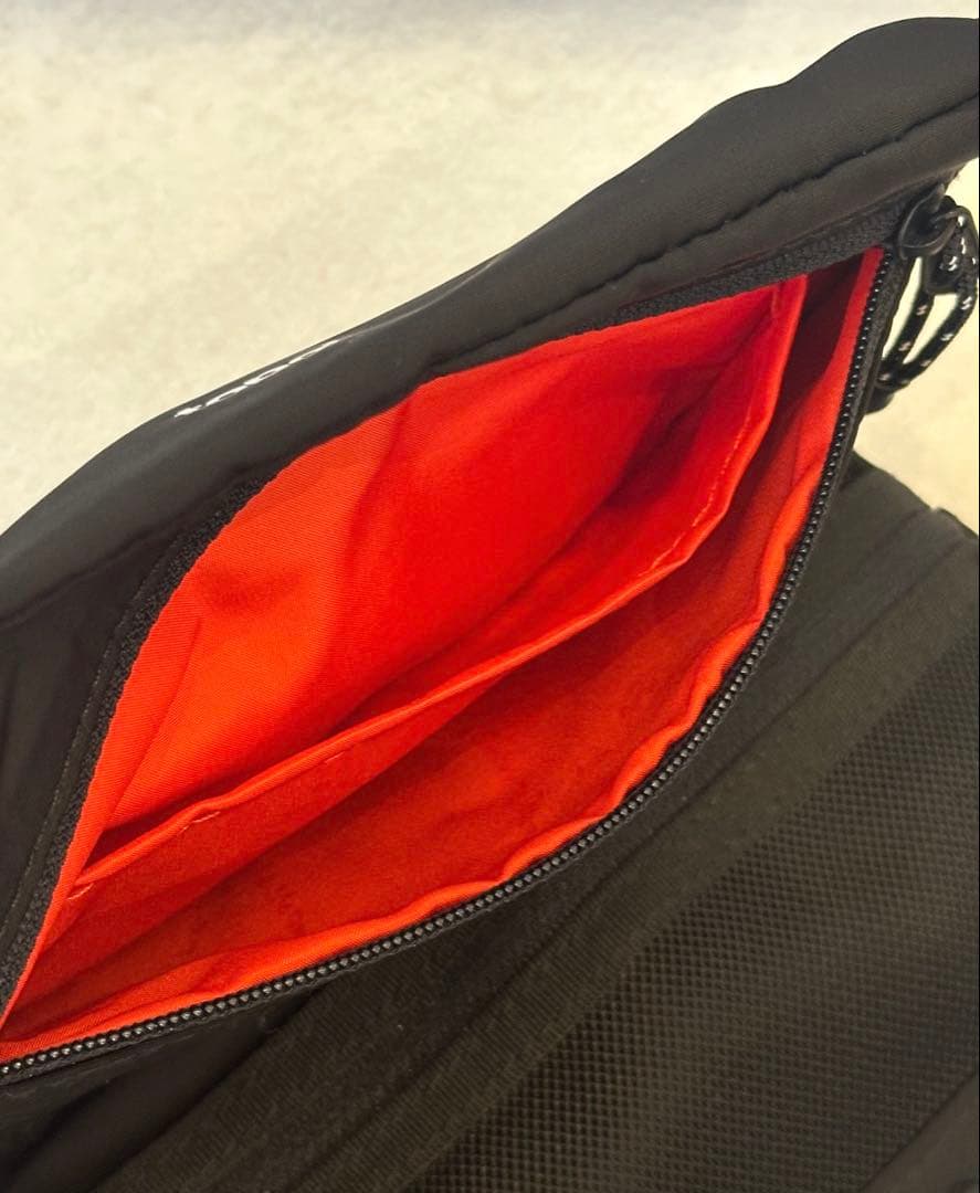 トポロジー フォンサコッシュ90＋レザーストラップ