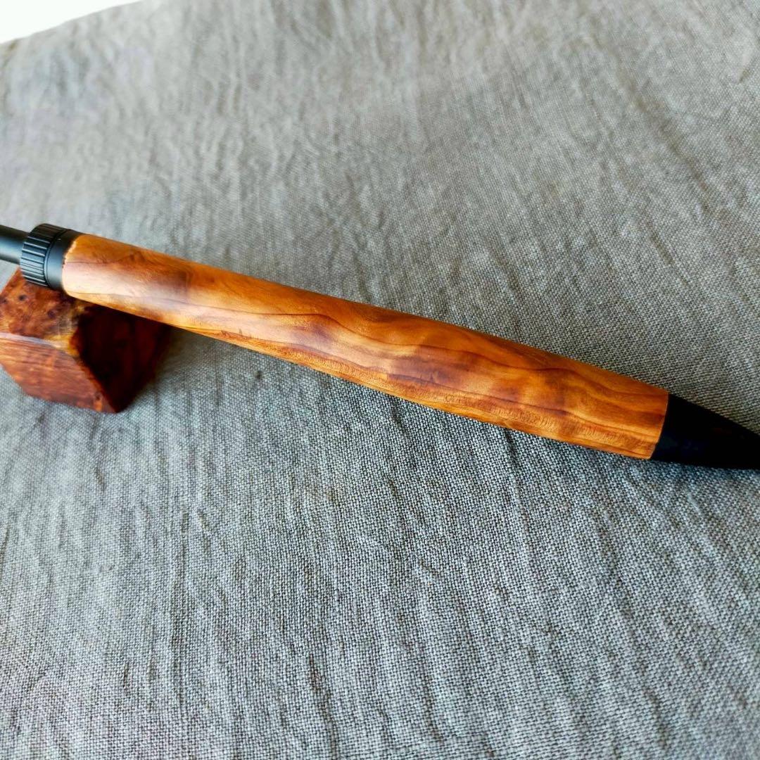日光杉瘤　虎杢　ハンドメイド　木軸ボールペン　G2　天然木　ブラック