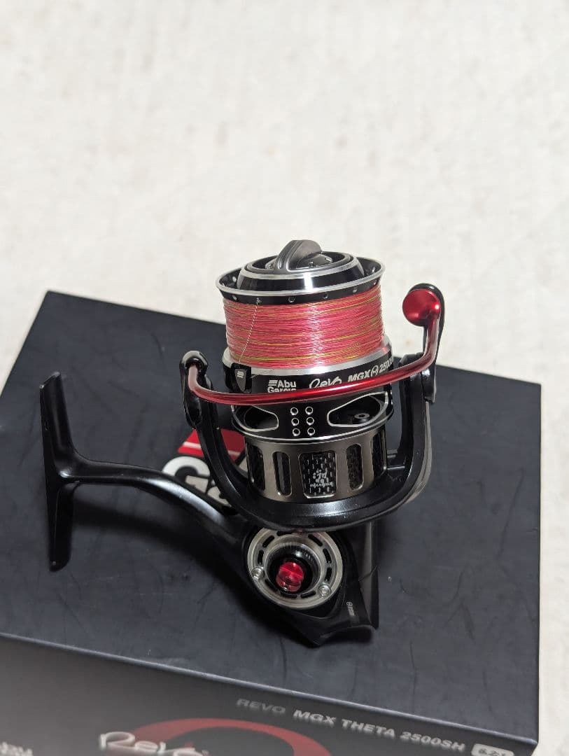 Abu Garcia Revo MGX Theta 2500SH　MGX θ