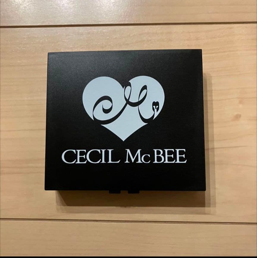 CECIL McBEE つけまケース おまけ付き ３点 つけま ビューラー　③