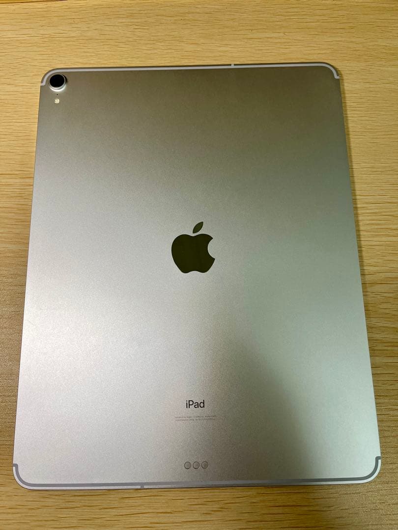 ipad pro 12.9 第3世代 64GBセルラー カバー付き