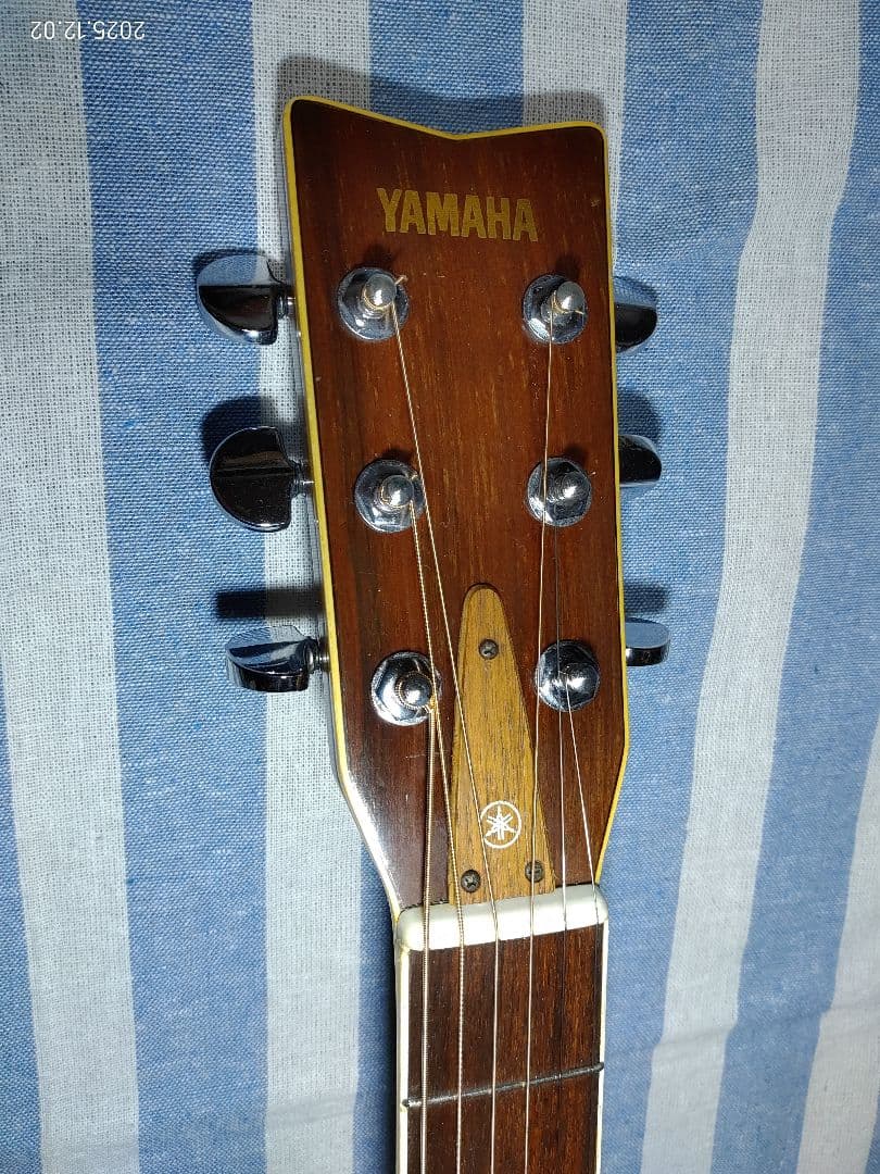 YAMAHAのジャパンヴィンテージ000サイズアコースティックギターFG-302