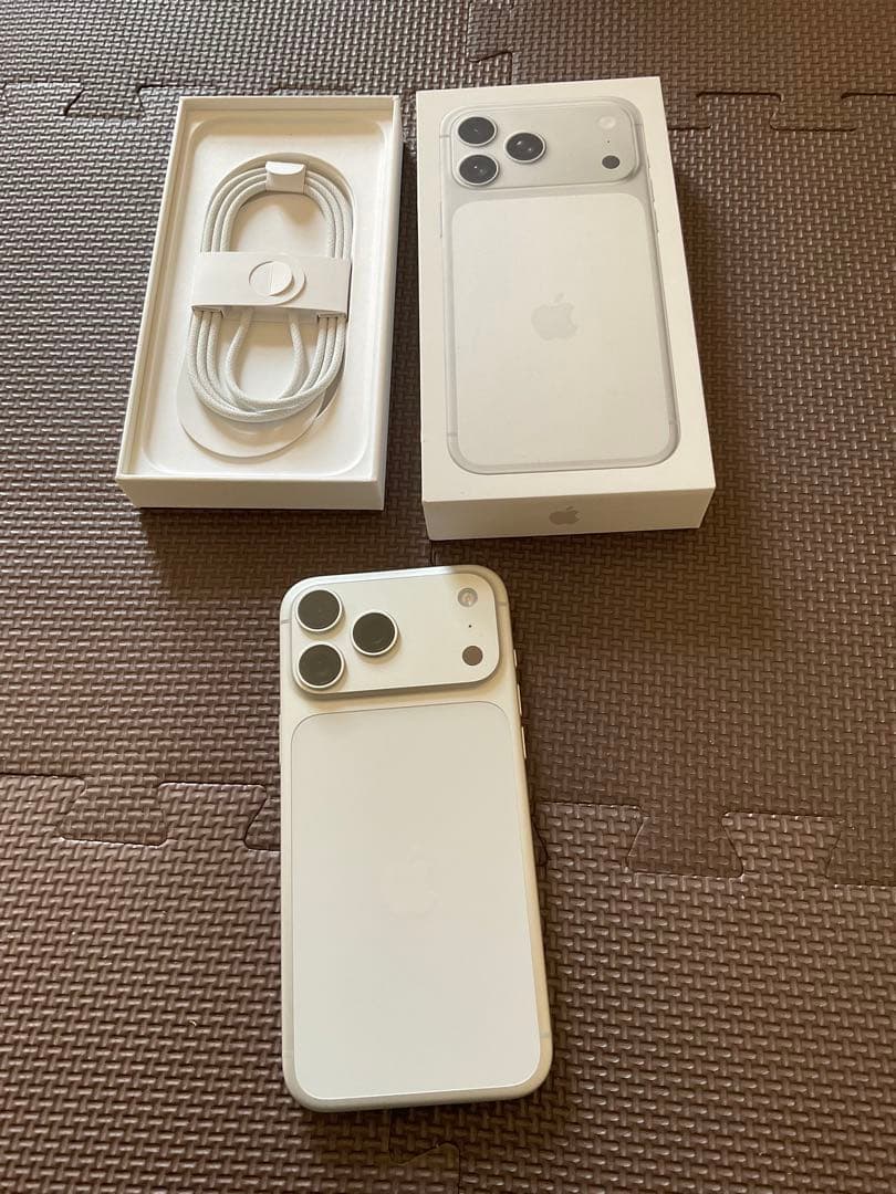 Apple iPhone 17promax256GBSIMフリー1っ月だけ使った