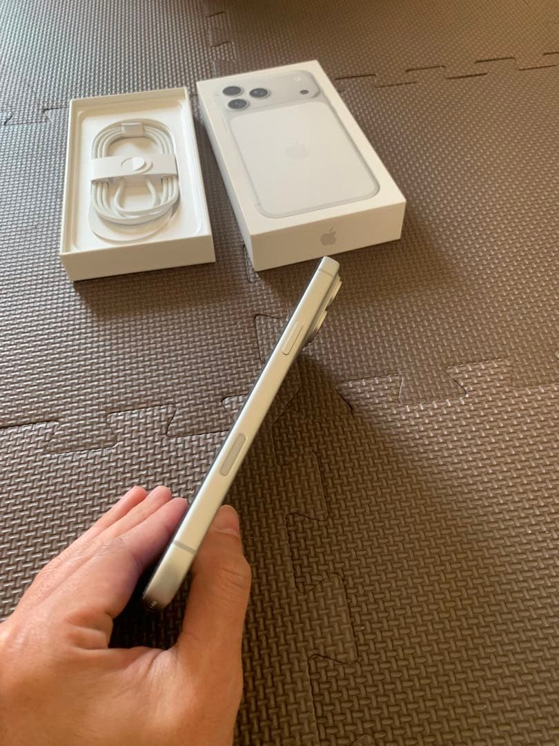 Apple iPhone 17promax256GBSIMフリー1っ月だけ使った