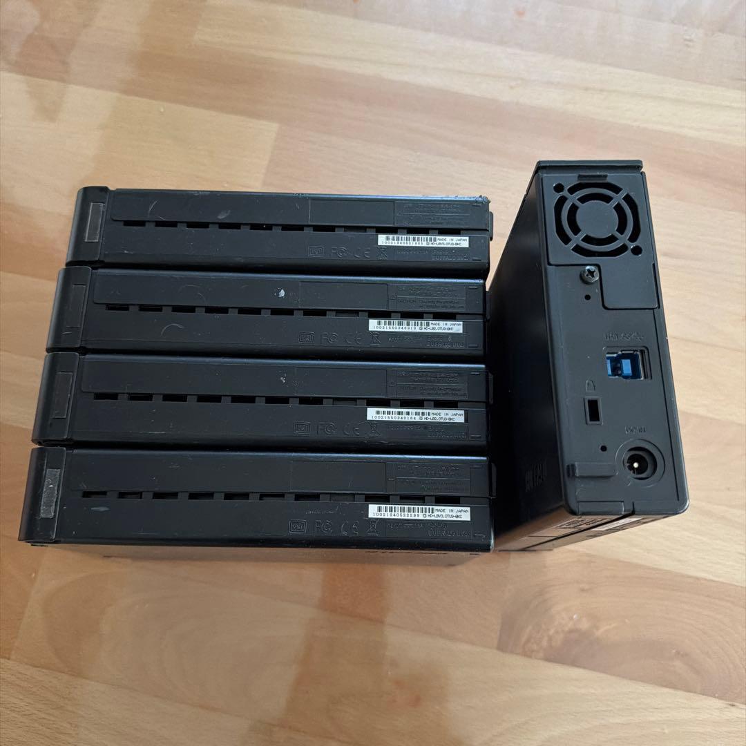 スタック型NAS 5台 USBインターフェース