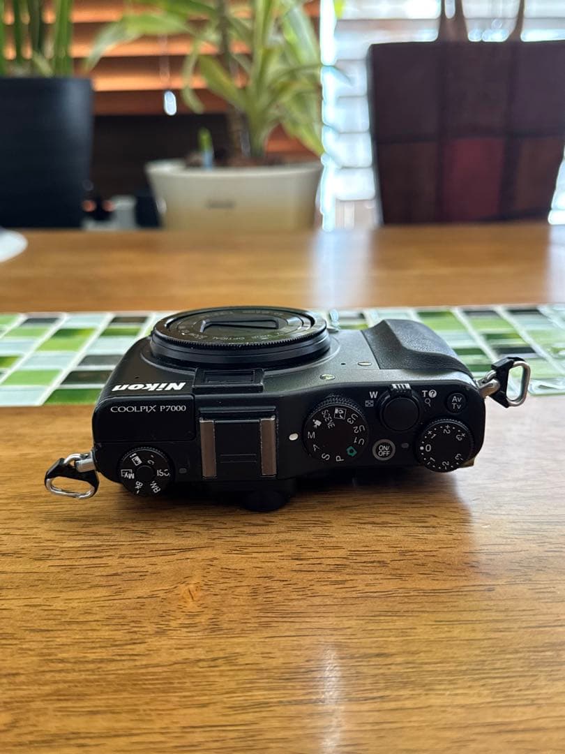 【動作品】ニコン COOLPIX P7000 ブラック【匿名配送】