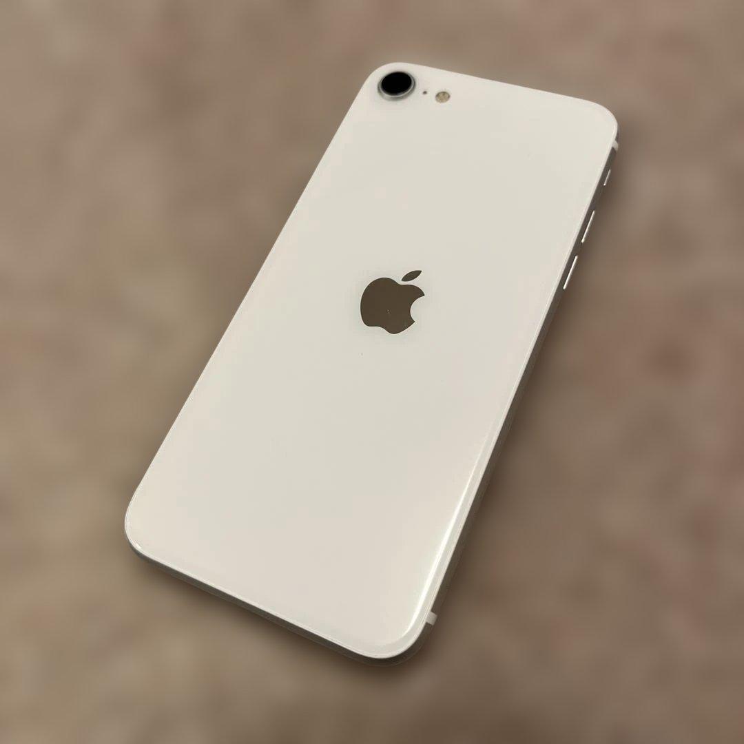 ち*婦様 Apple iPhone SE ホワイト 本体