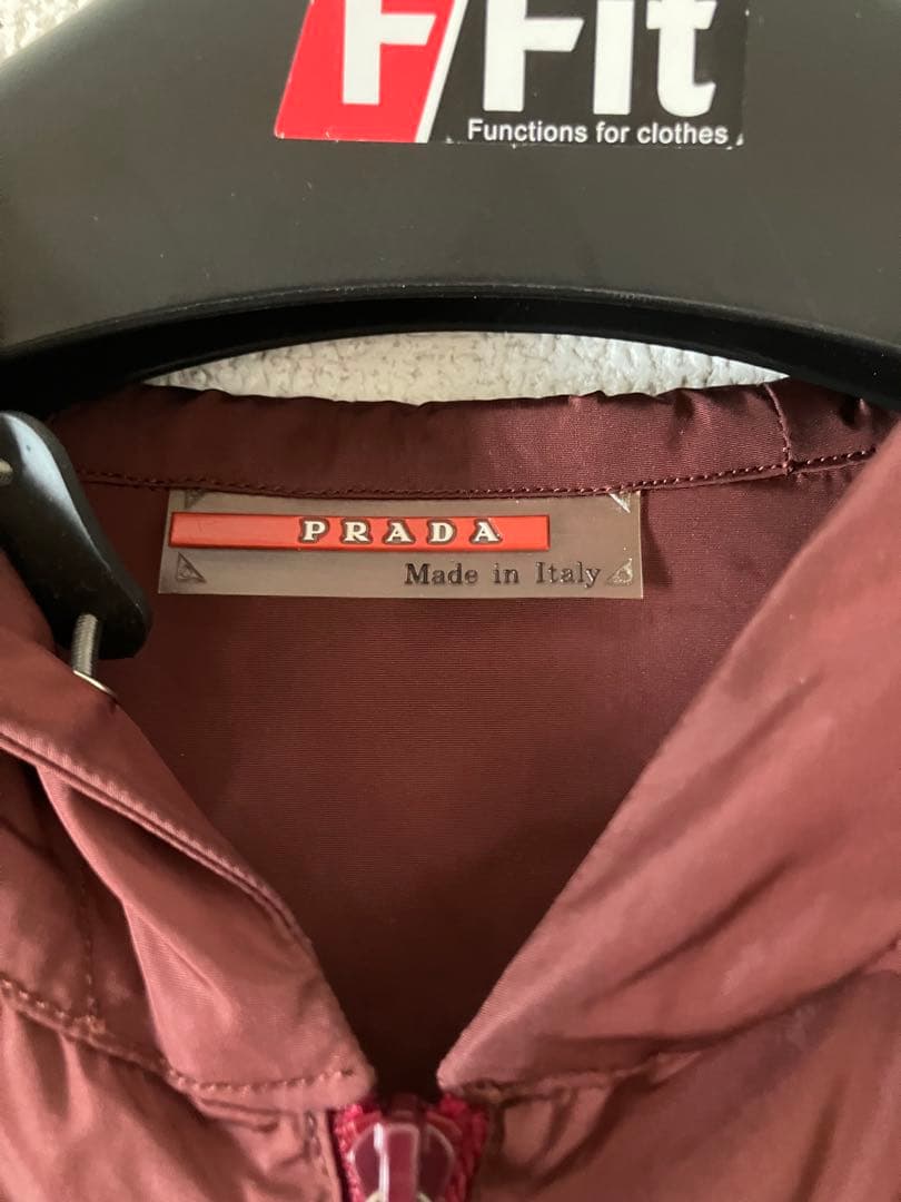 し*い様 PRADA SPORTダークレッド フード付きジャケット　2000ss