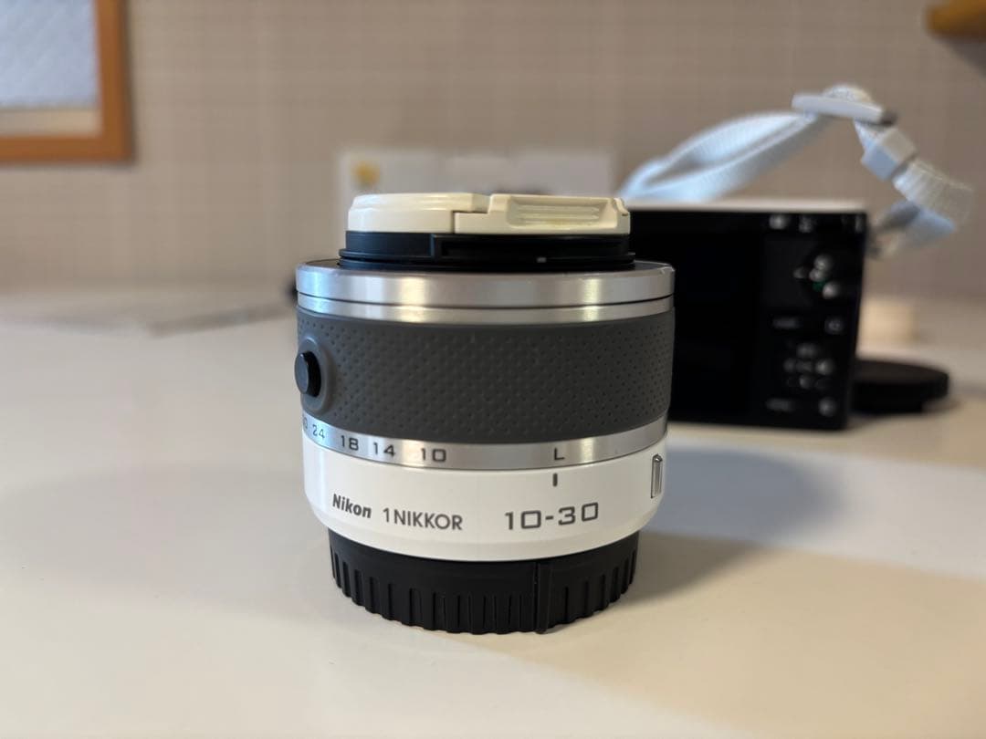NIKON1 J1 ズームレンズキット　ホワイト