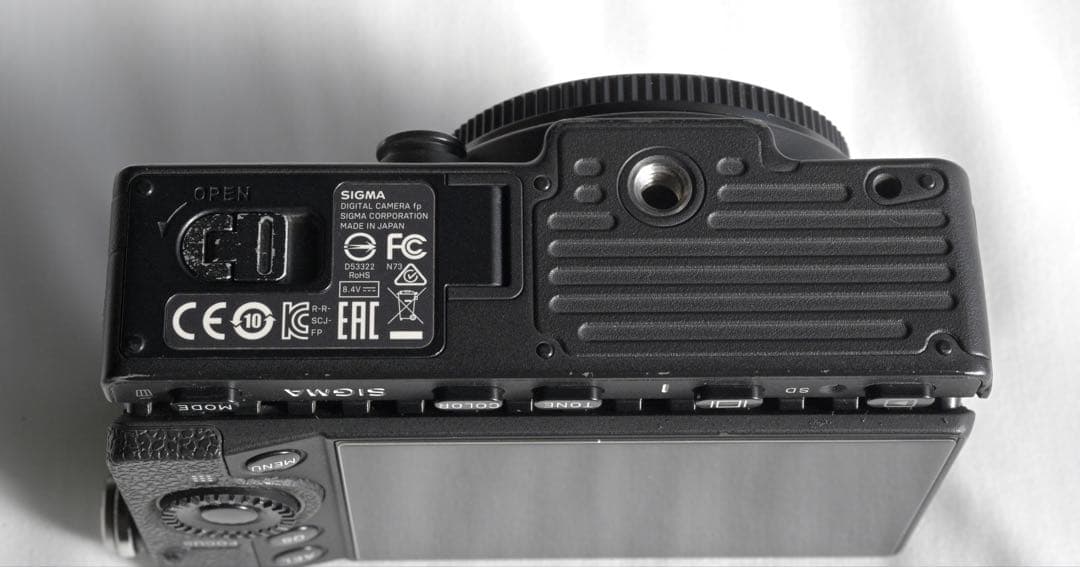 SIGMA fp ボディ＋純正バッテリー2個付き