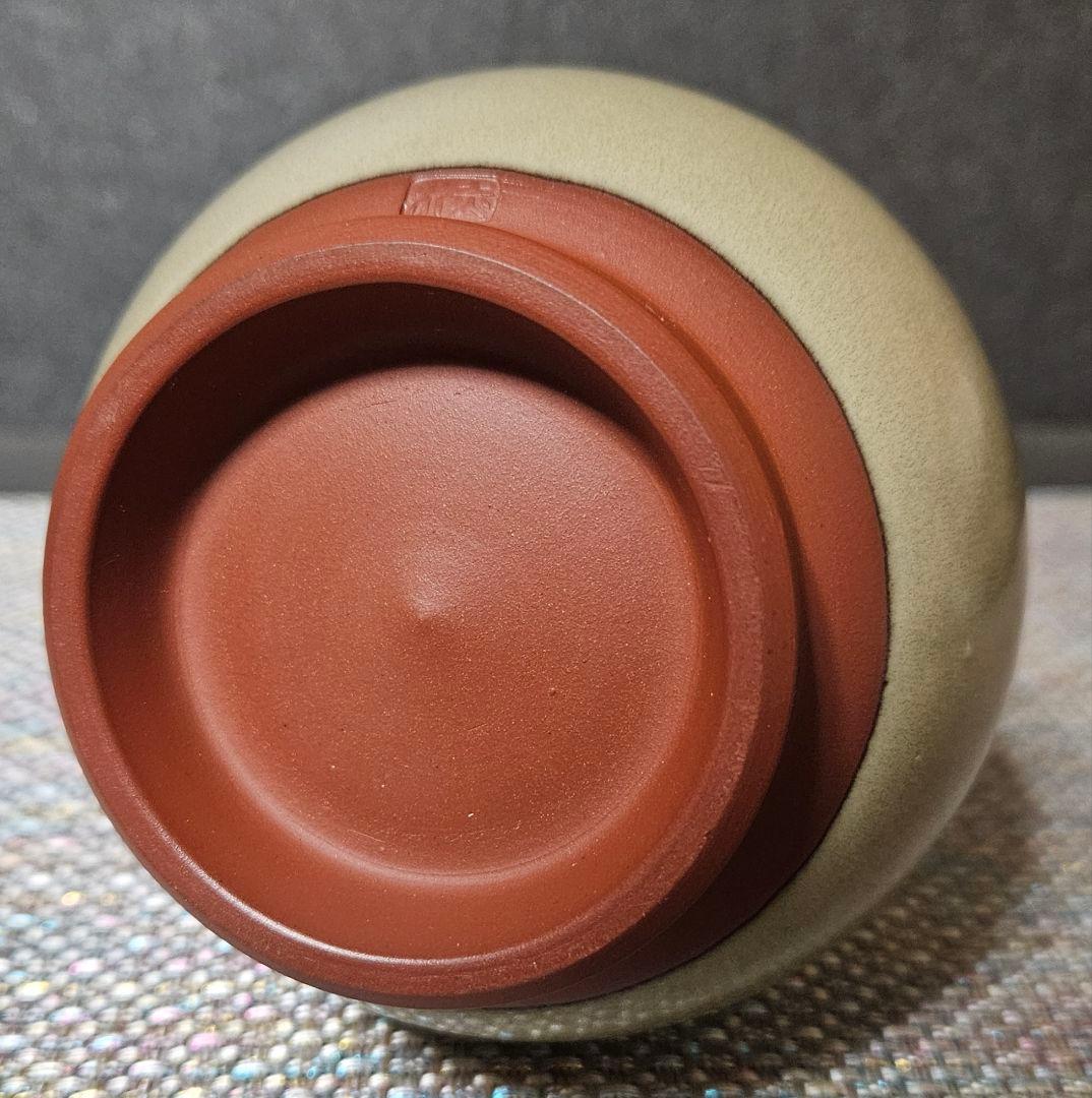 人間国宝　佐渡　無名異焼　五代 伊藤赤水 造　染付　水藻に魚の図　花入れ　共箱