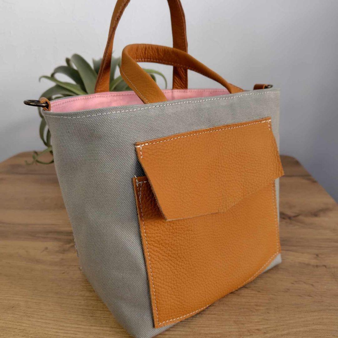 333W 様　/猫とちょうちょカケラパッチ/しきりトートSサイズ/本革キャメ