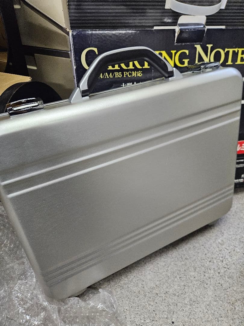 【新品未使用品】サンワサプライ ABSハードPCケース アルミ 大型A4