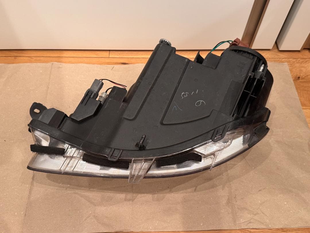 マツダロードスターNB後期型標準ヘッドライト右側