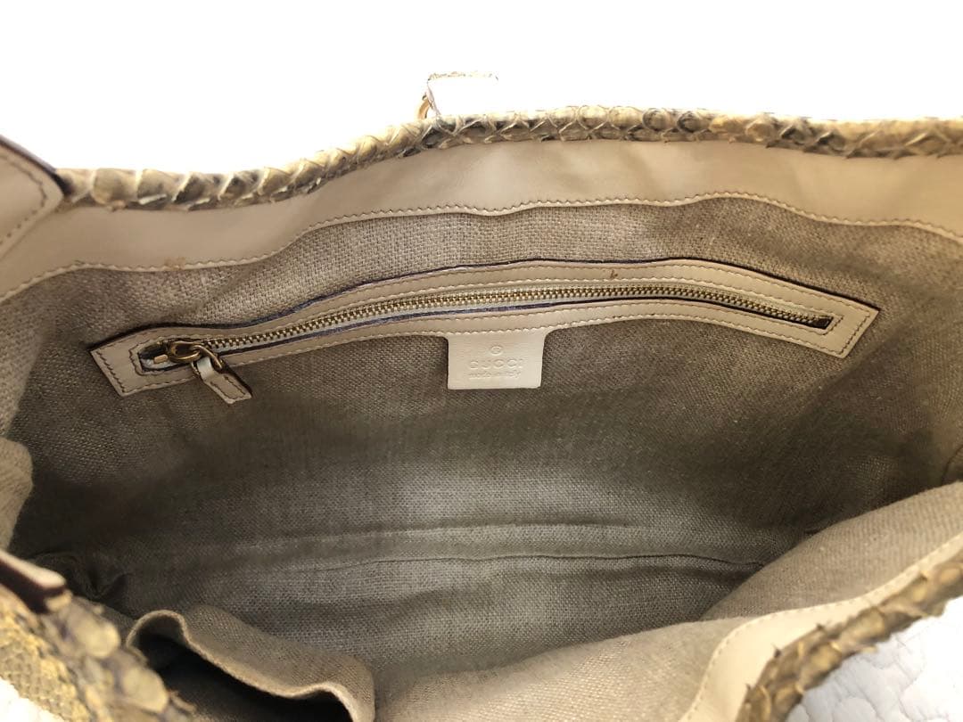 GUCCI ミディアムショルダーバッグ レアなゴールドパイソン 蛇の本革 美品