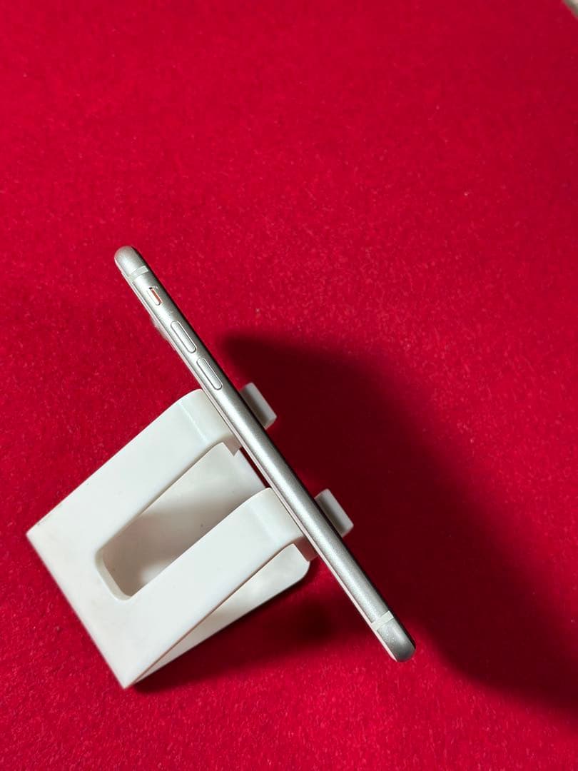 【4861】iPhone SE3第3世代スターライト 64GB simフリー