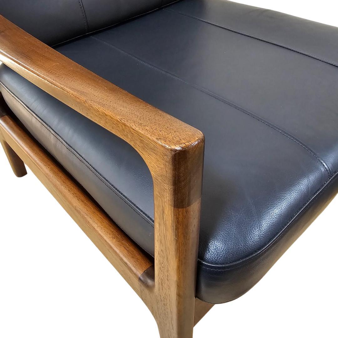 【美品】起立木工 ノルディ アームチェア① 黒 ウォールナット 椅子 レザー調