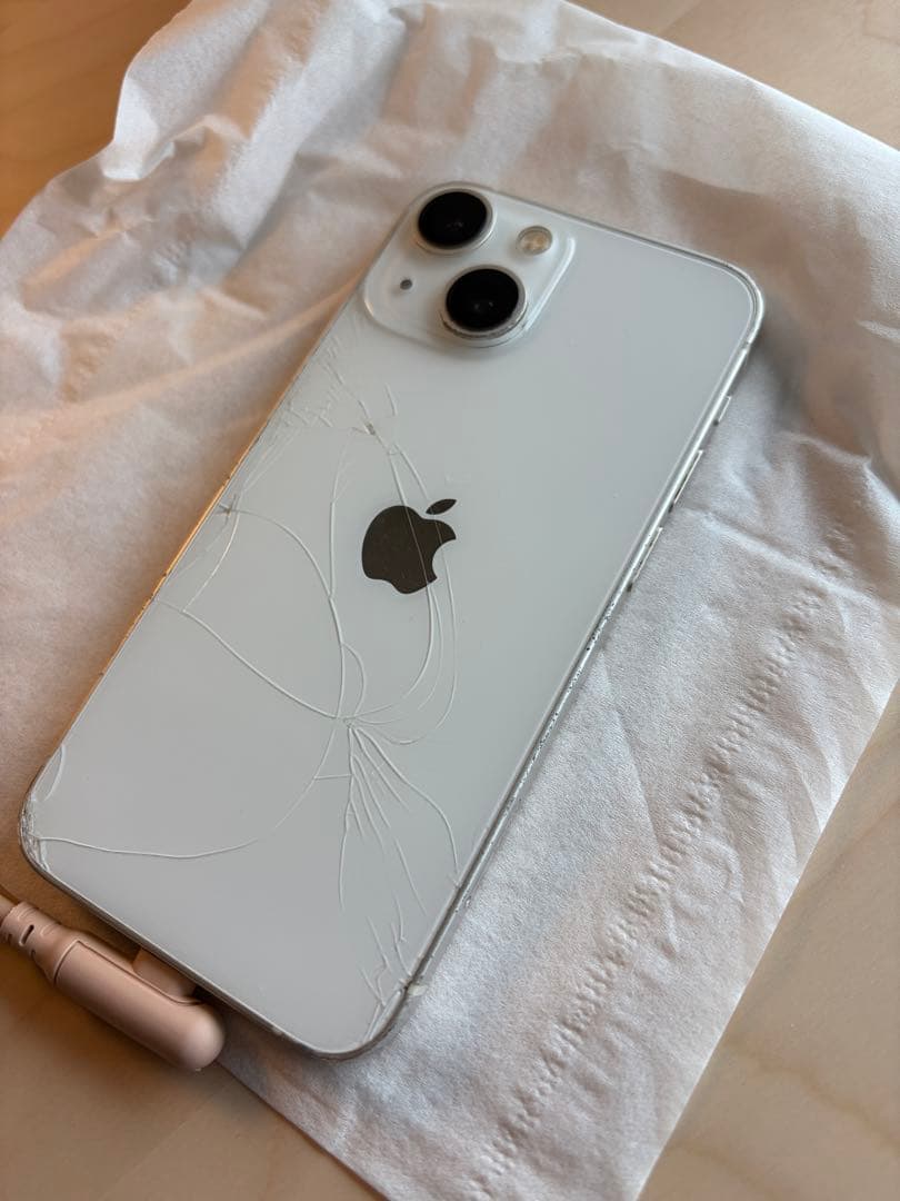 Apple iPhone 13 ホワイト 本体 ひび割れあり