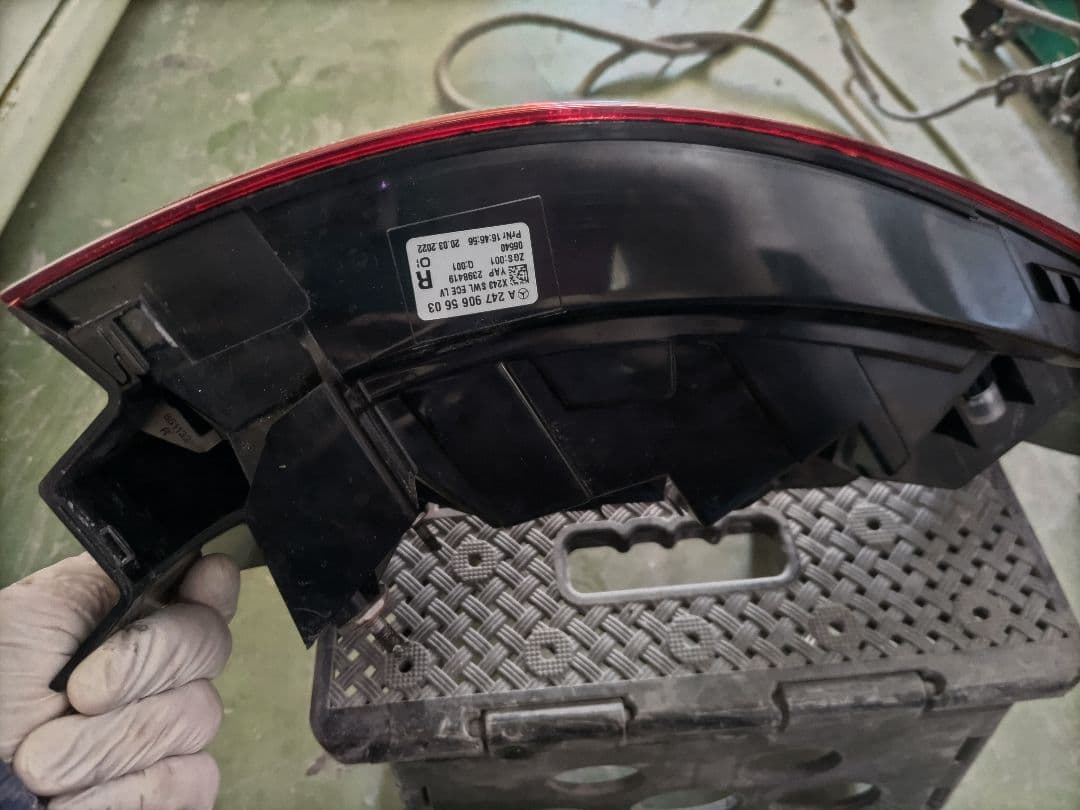 ベンツGLB 純正テールライト