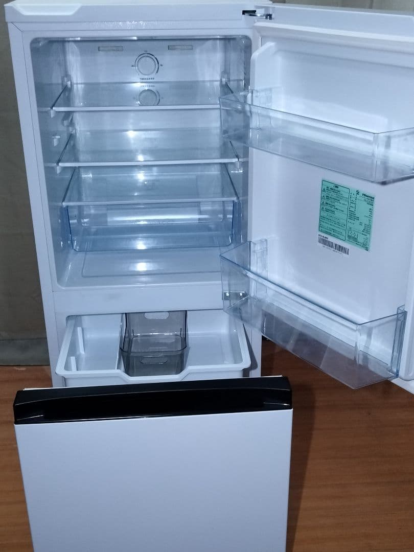 ナップ　地域限定　22年製★ハイセンス 135L 冷蔵庫HR-D13E2W