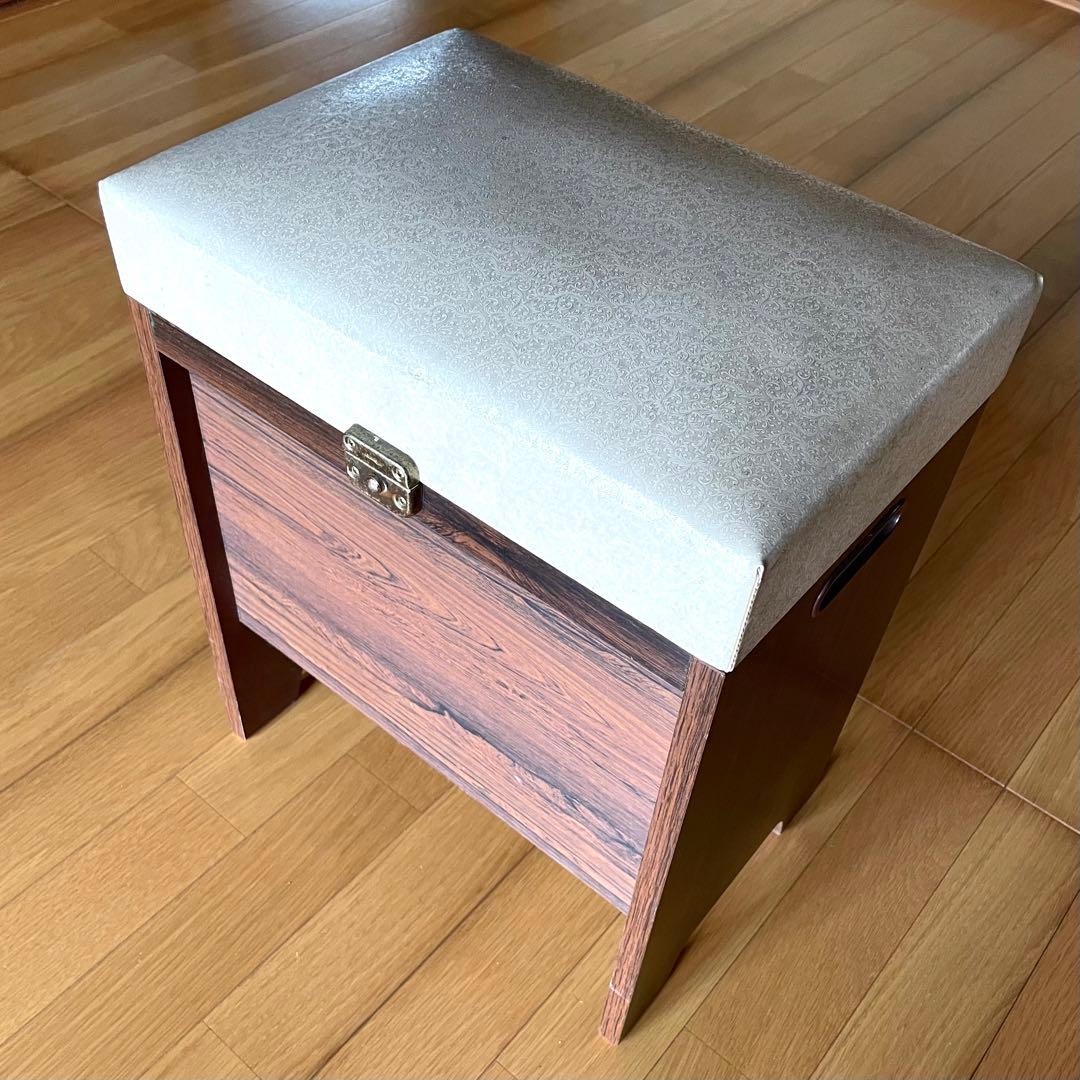 ◆昭和レトロ 収納付きスツール 小型椅子 木材 革張り ペイズリー柄 ゴールド②