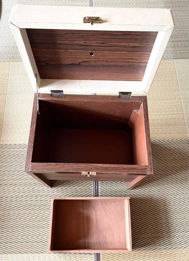 ◆昭和レトロ 収納付きスツール 小型椅子 木材 革張り ペイズリー柄 ゴールド②