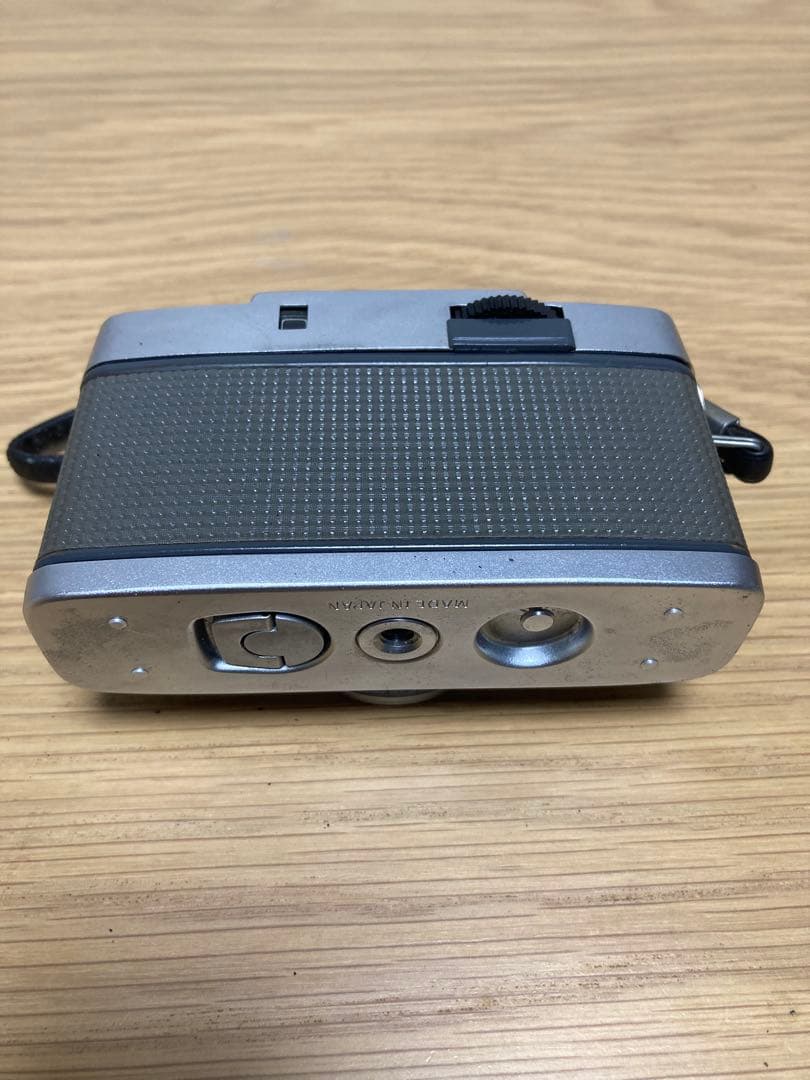 OLYMPUS PEN EE 歴史を感じるカバー付