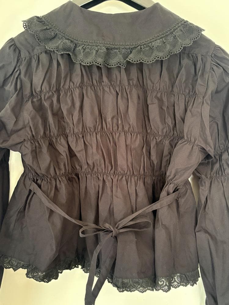 BABY, THE STARS SHINE BRIGHT黒 シャーリングブラウス