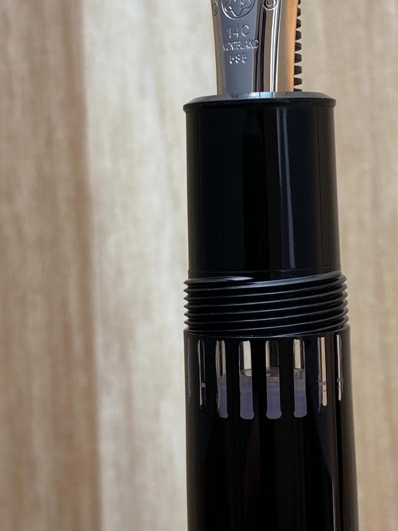 未使用に近い モンブラン 149 14C 細字 エボナイト製 吸入式 万年筆