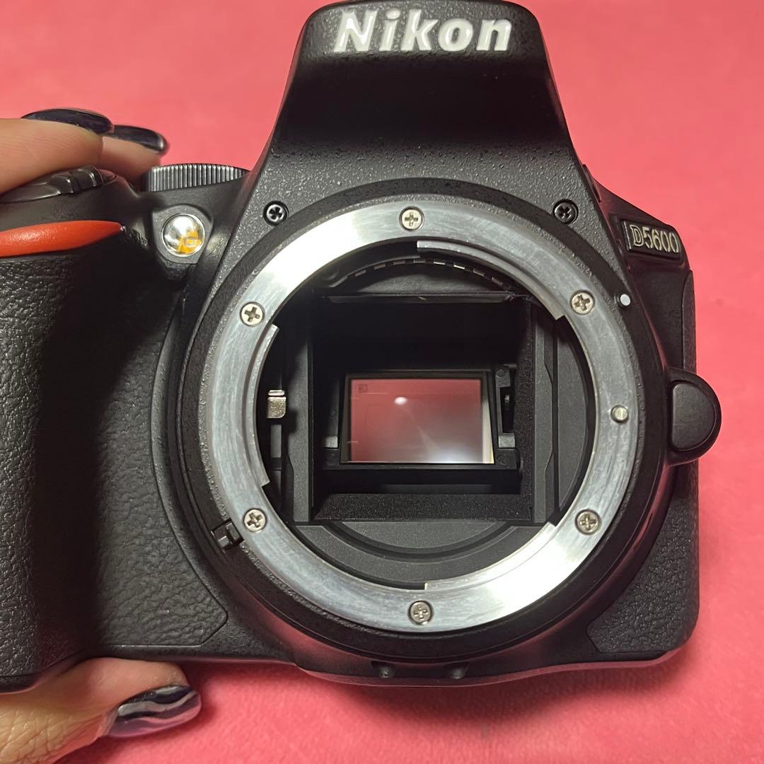 Nikon D5600 ダブルズームキット＋備品セット