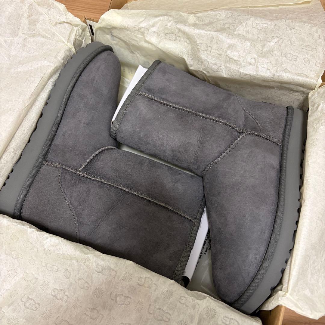 【新品未使用品】UGG W CLASSIC SHORT Ⅱ グレー
