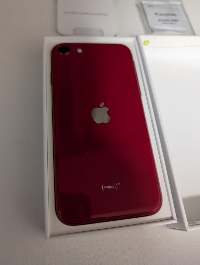 Apple iPhone SE (第3世代) RED 本体