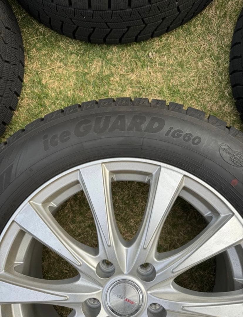 SUV用スタッドレスタイヤ　4本セット　ナット・スペーサー付