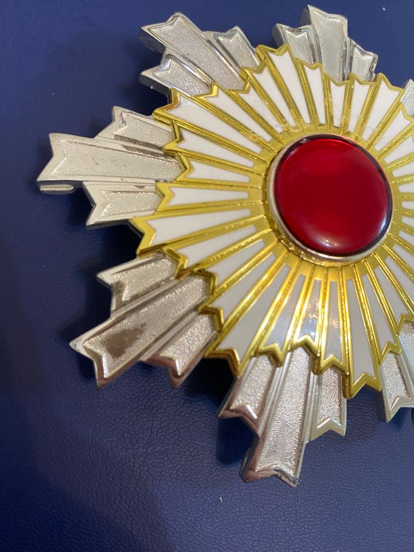 日本勲章 大日本帝国 勲二等旭日章 勲章 日本陸海軍 レブリカ