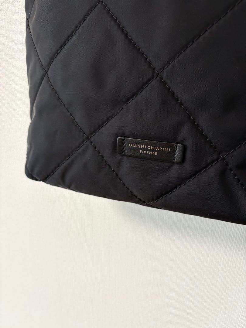 GIANNI CHIARINI キルティング ナイロントートバッグ ブラック