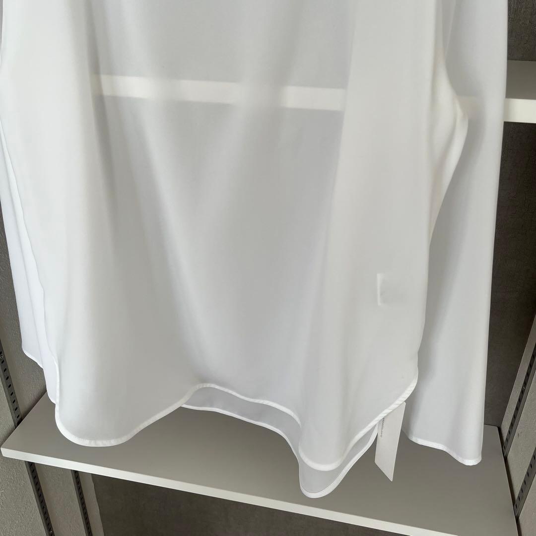 ガリャルダガランテ　ラウンドブラウスTシャツ　ホワイト　長袖　ロンT万能インナー