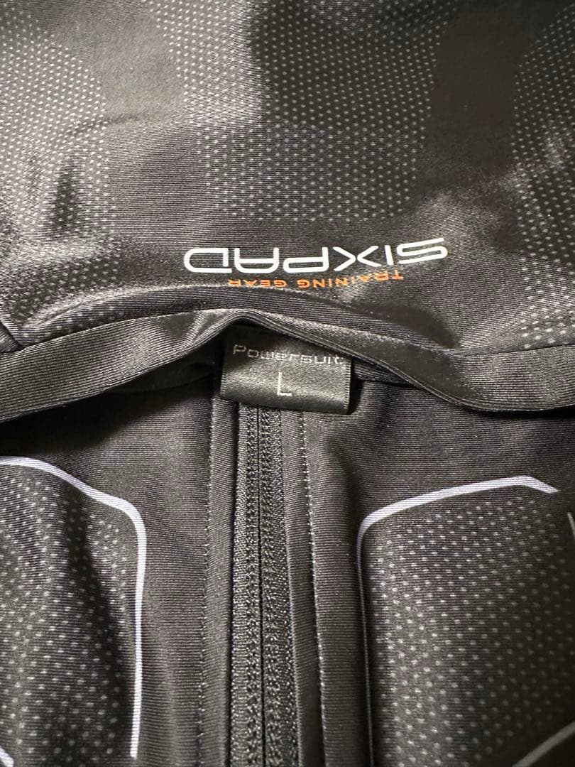 数時間限定セールSIXPAD シックスパット　メンズ上下スーツ　Lサイズ