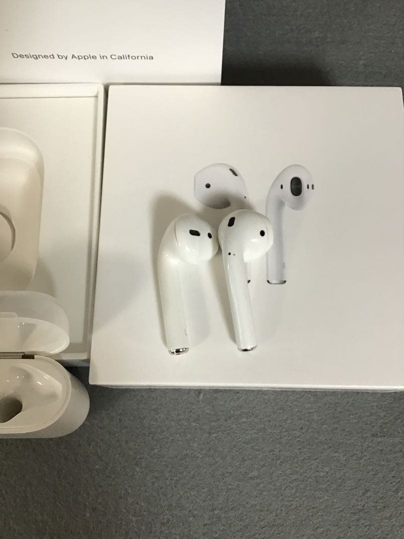 美品　AirPods 第2世代　MV7N2J/A