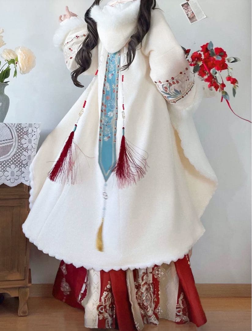 伝統的中国風コスプレ衣装 フリースコート付き漢服は新品 Lサイズ