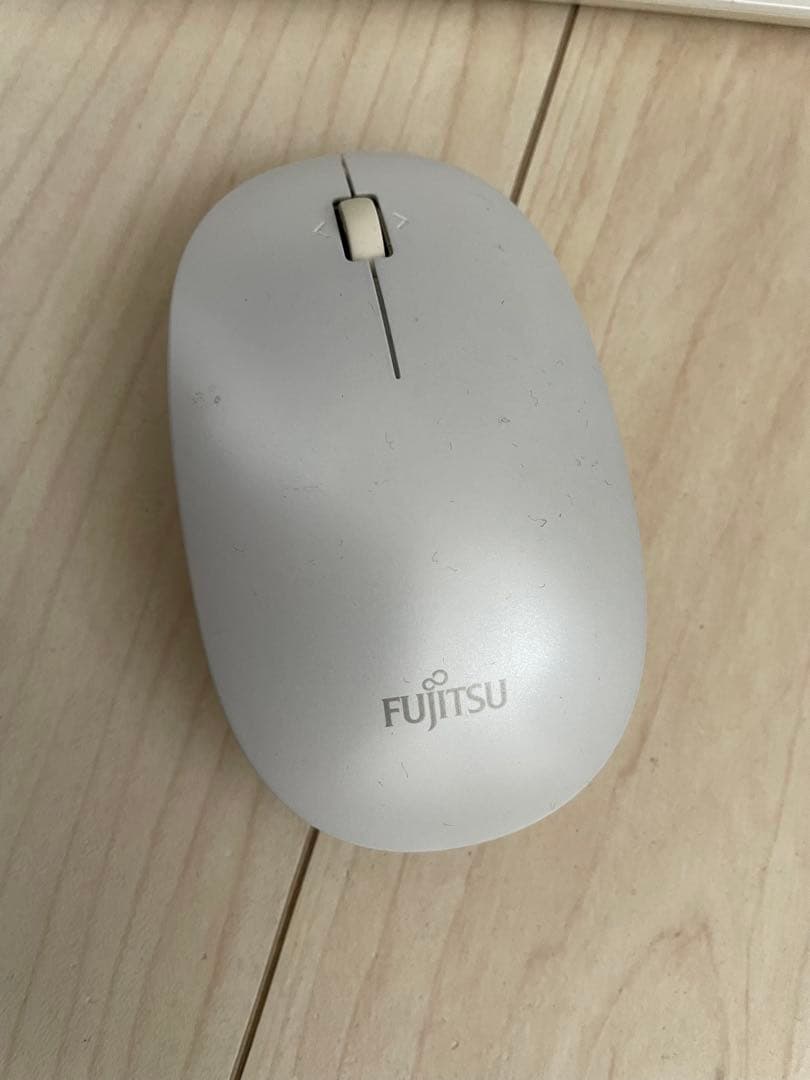 Fujitsu ESPRIMO FH70/D1FMVF70D1WデスクトップPC