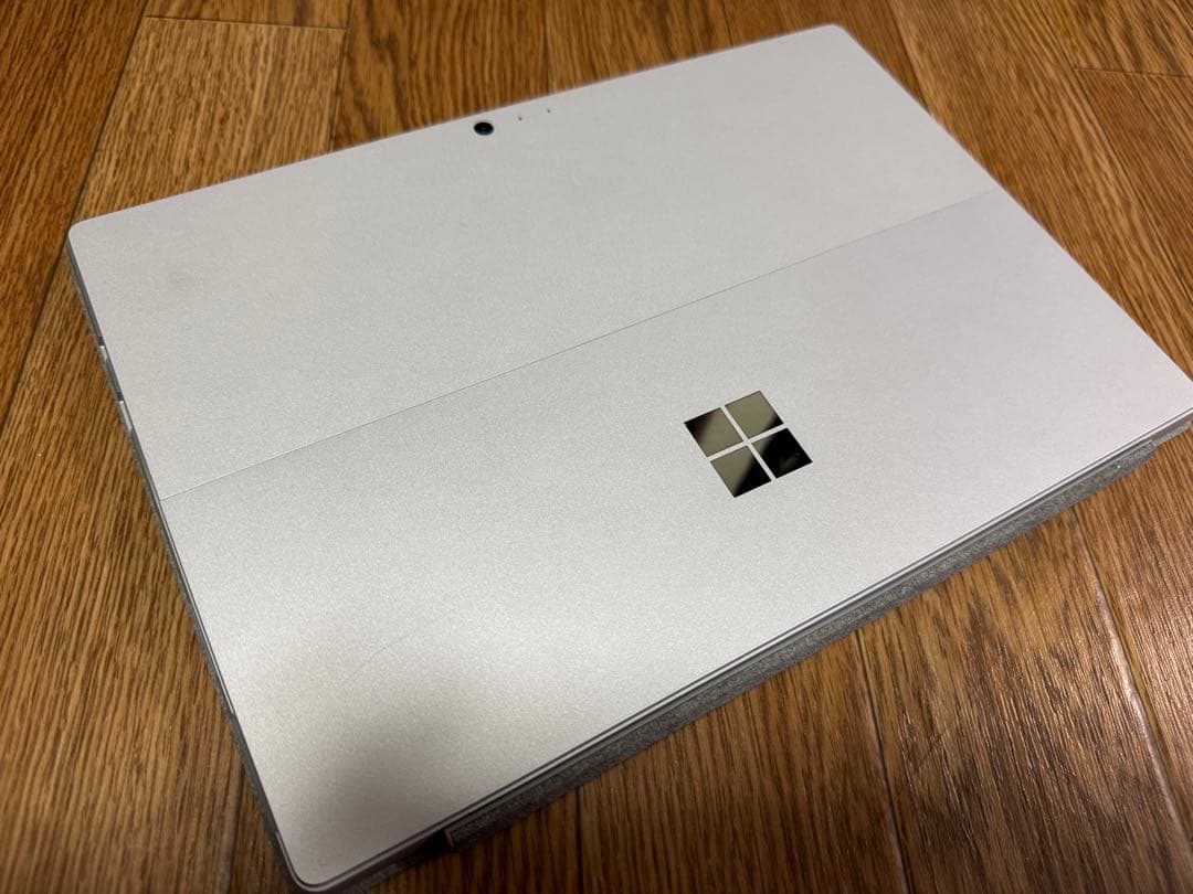 Microsoft Surface Pro 5 タイプカバー付き