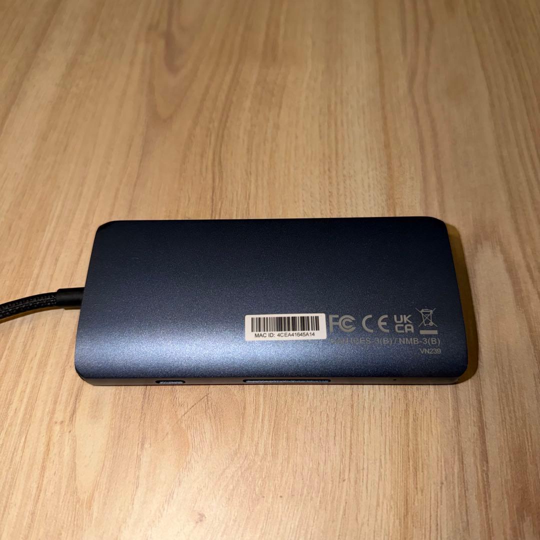 Satechi V3 マルチ USB-C ハブ 8-in-1 (ミッドナイト)