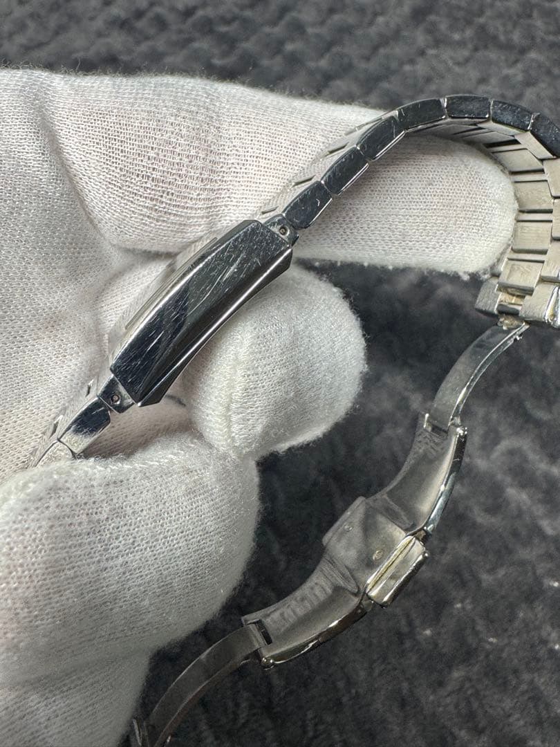 GUCCI スクエアウォッチ ブラックダイヤル