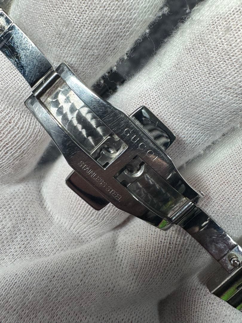 GUCCI スクエアウォッチ ブラックダイヤル