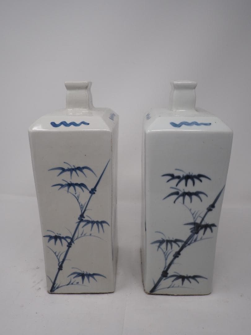 染付兎文白磁徳利　2本セット　角瓶　李朝　ウサギ　漢詩　黒目大　-SO-A