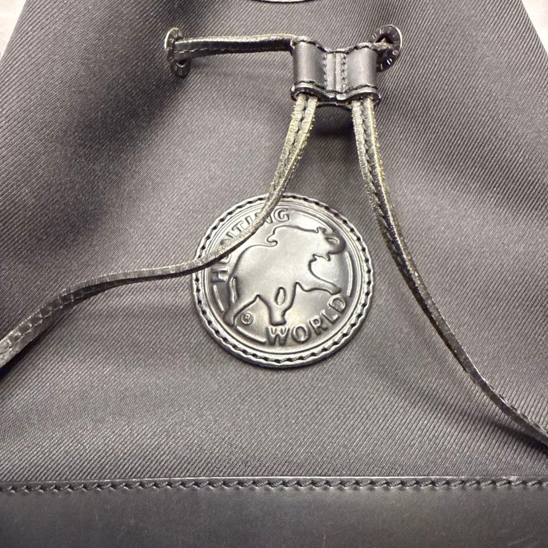 (美品)大人気、ハンティングワールド、ショルダーバッグ、巾着タイプ、男女兼用、黒