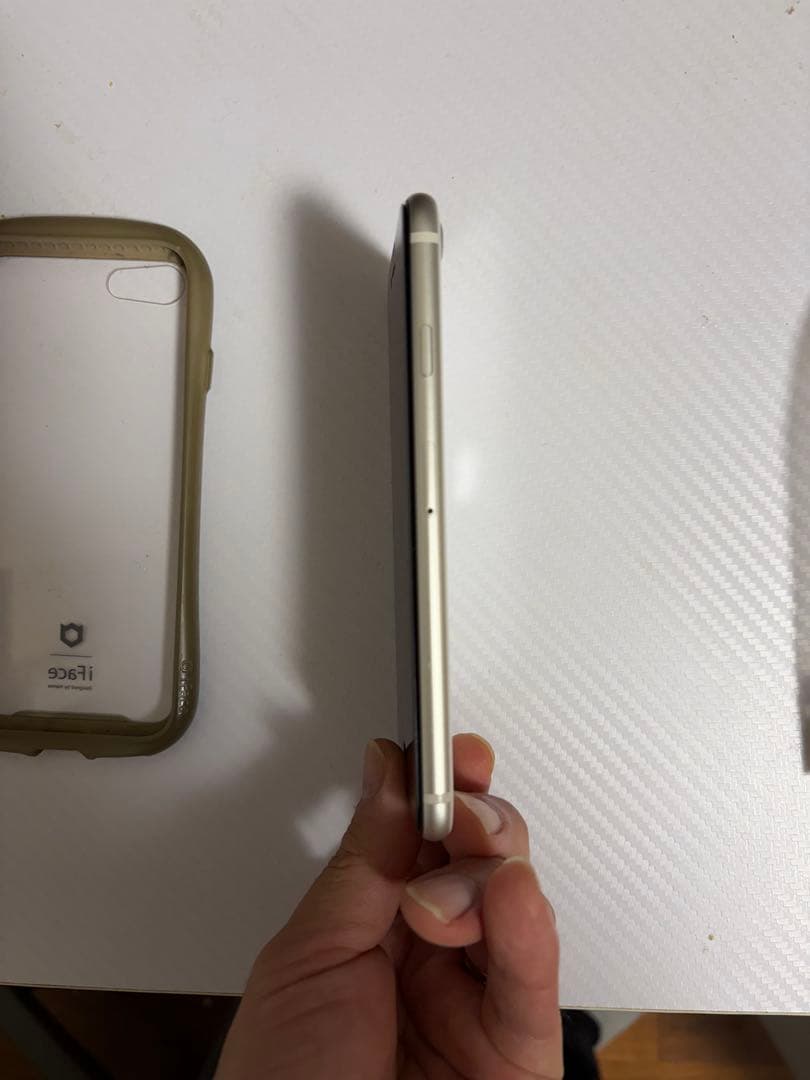 【若干値下げ】Apple iPhone SE 第3世代　64GB