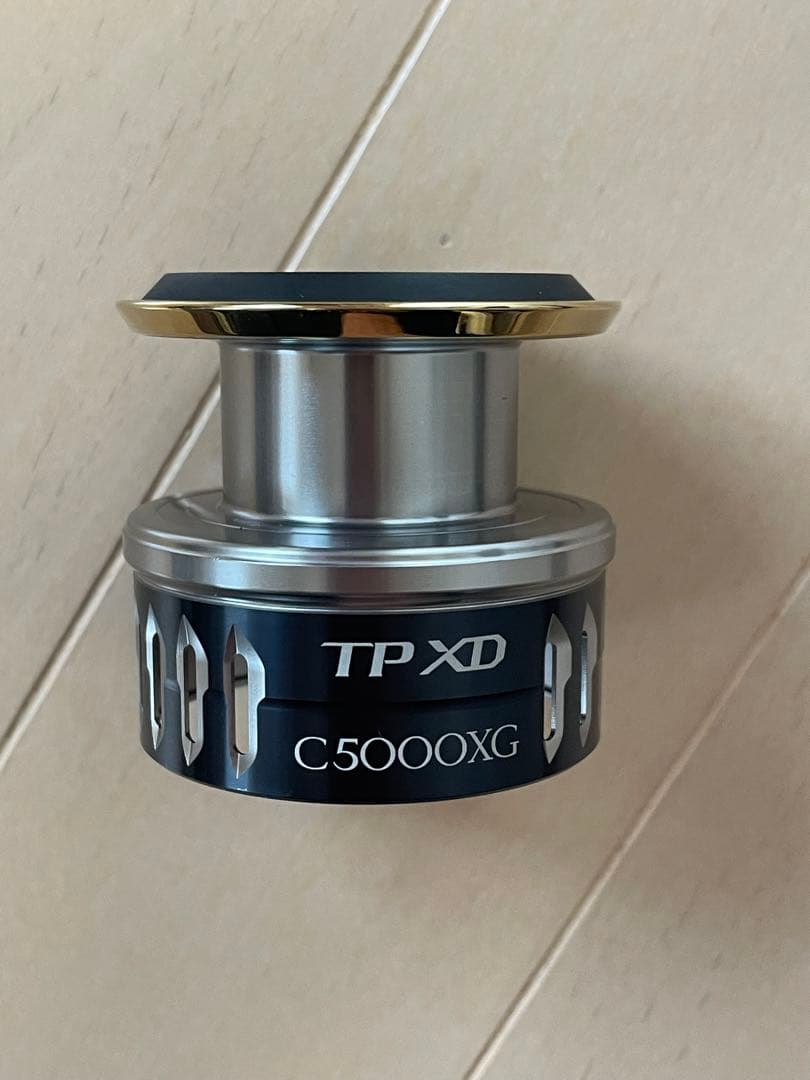 シマノ 17ツインパワーXD C5000XG スプール スプールカバー付き　美品